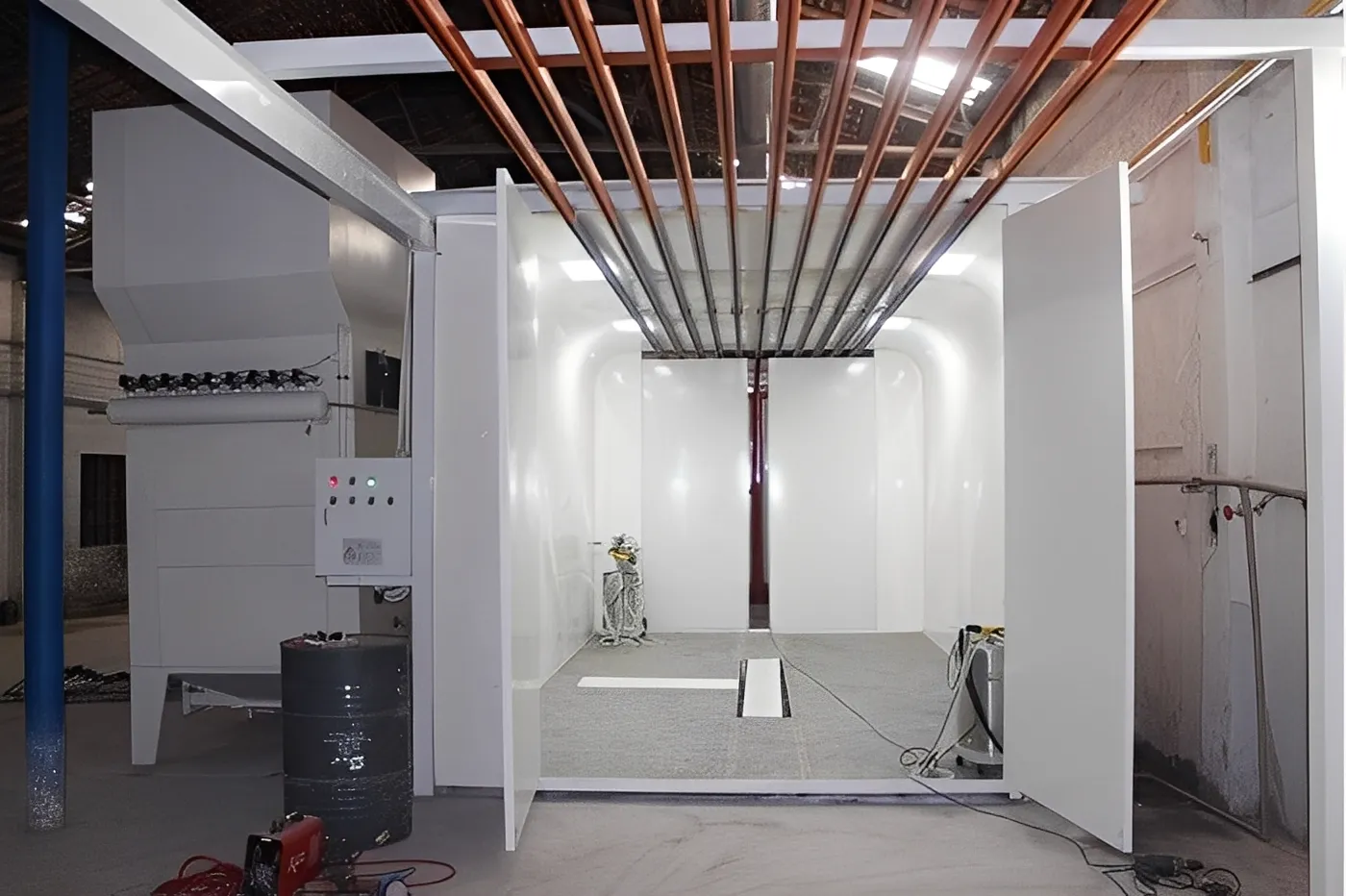 Independent powder spraying cabinet