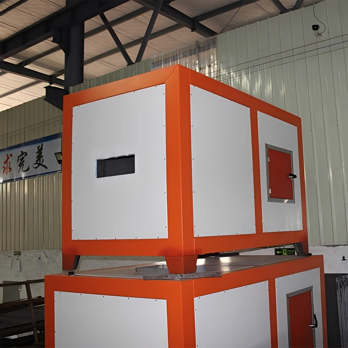Curing oven and conveyor