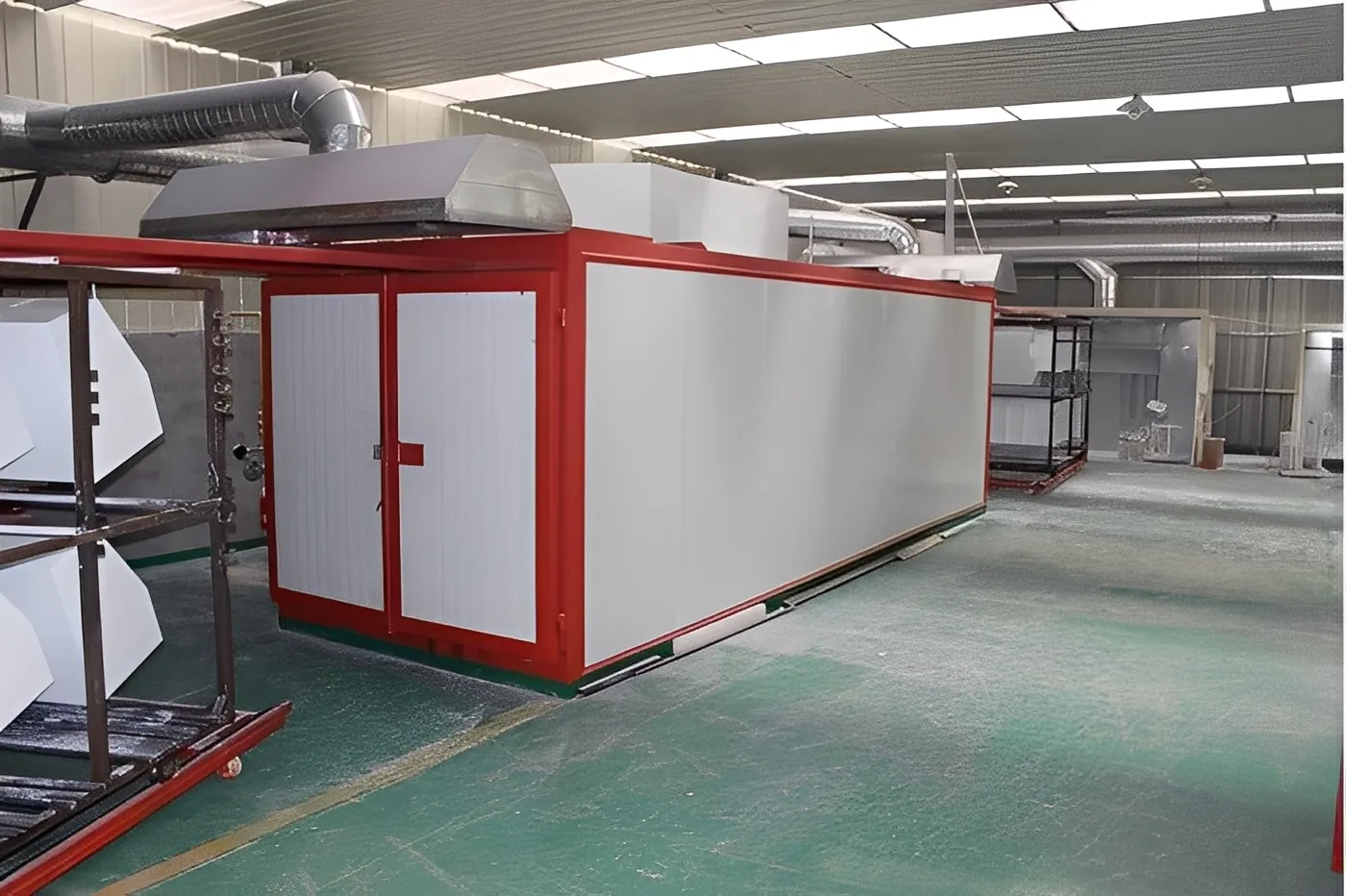 Compact box curing oven