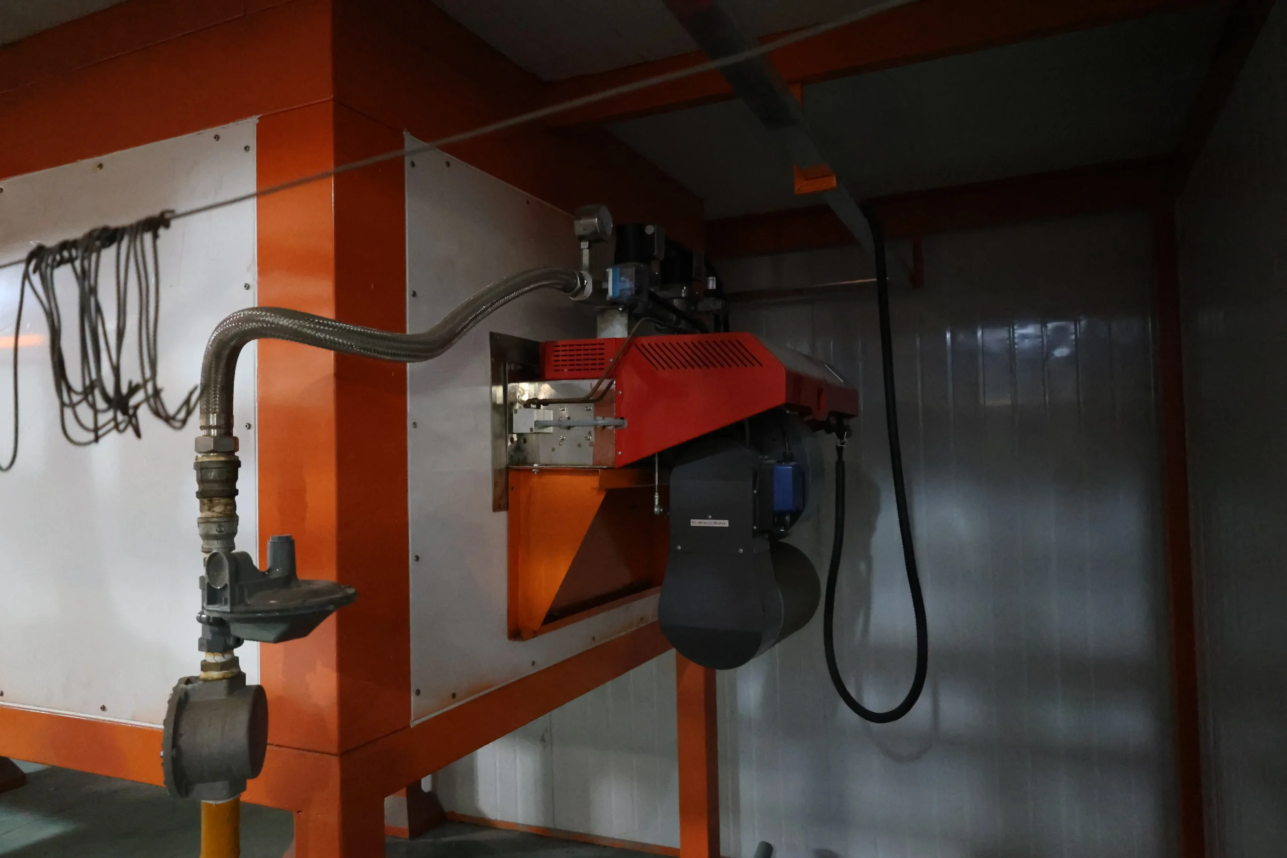 metal product manufacturing spray line