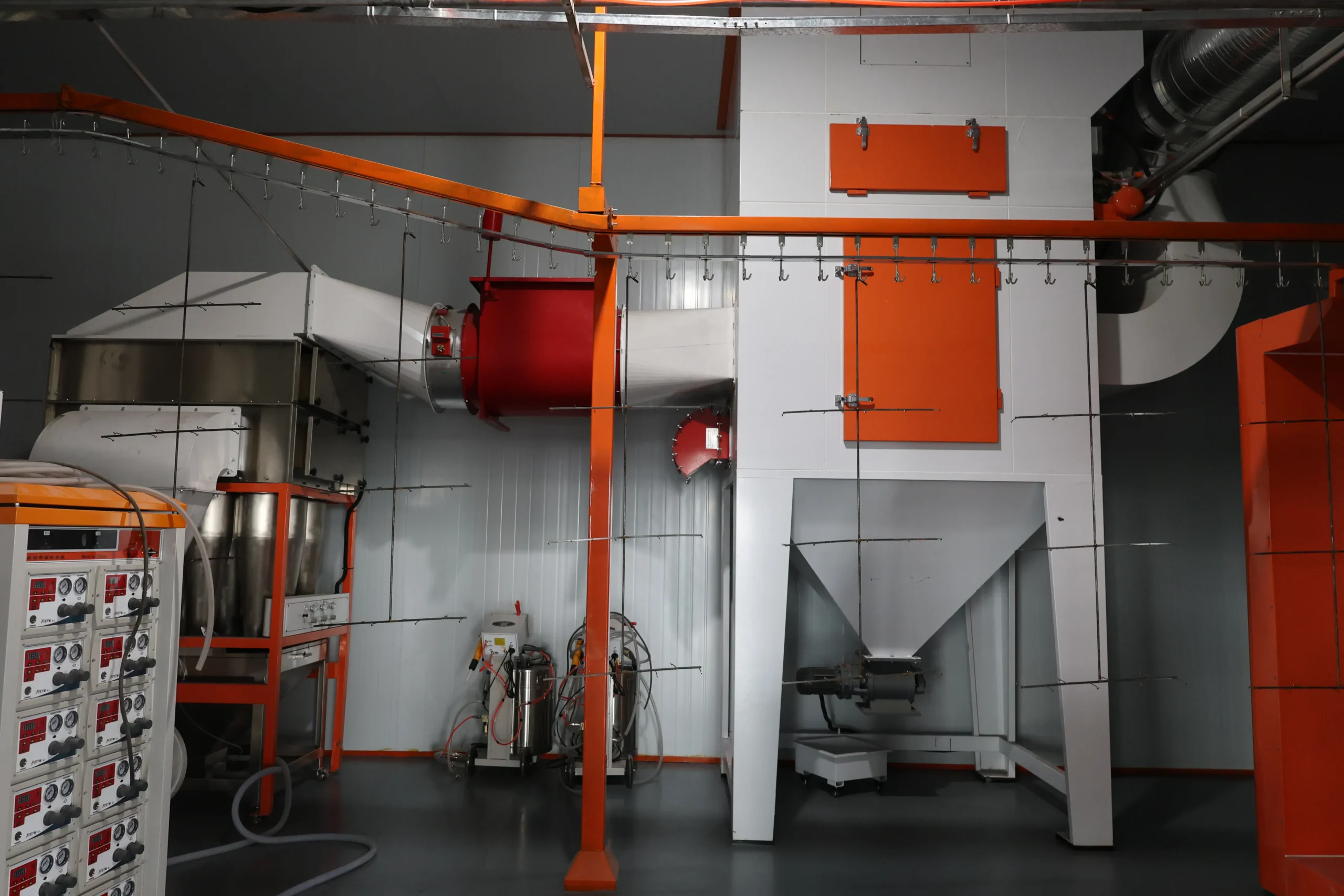 Furniture pretreatment spray tunnel