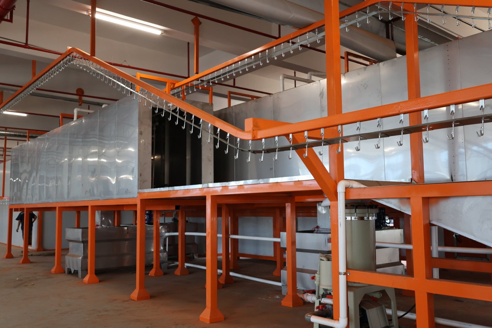 Conveyor fixture customization for appliance casings