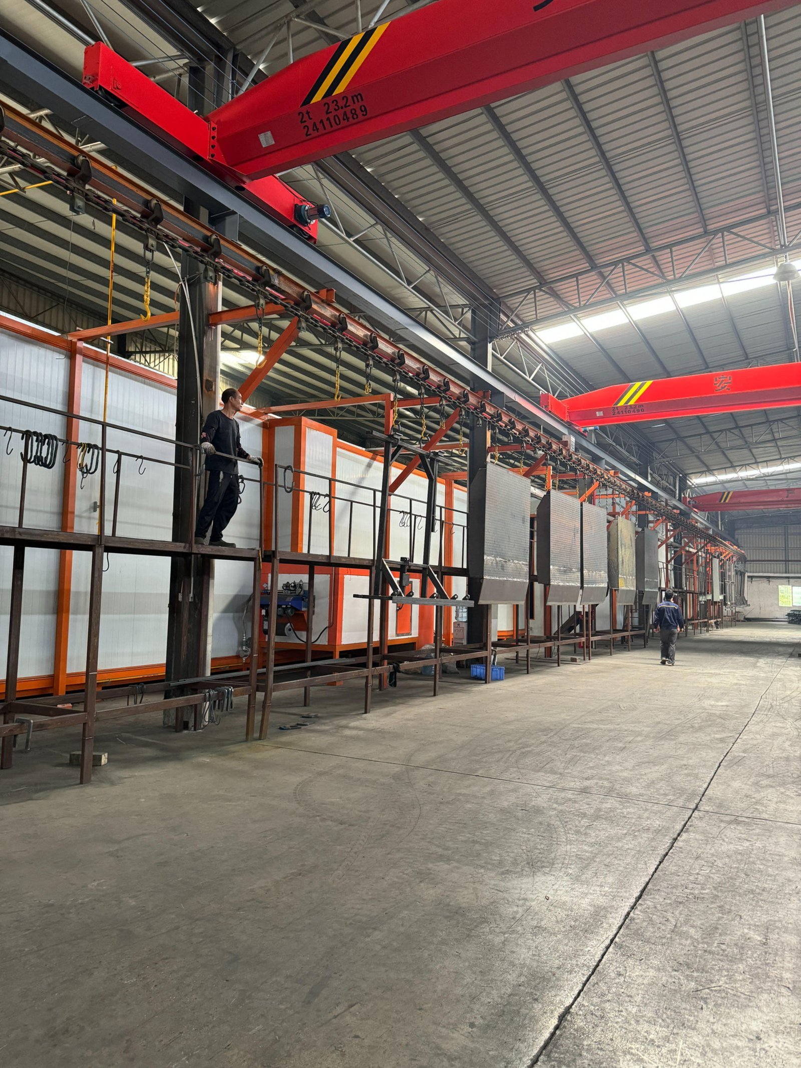 Heavy duty conveyor and PLC control for warehouse powder coating line